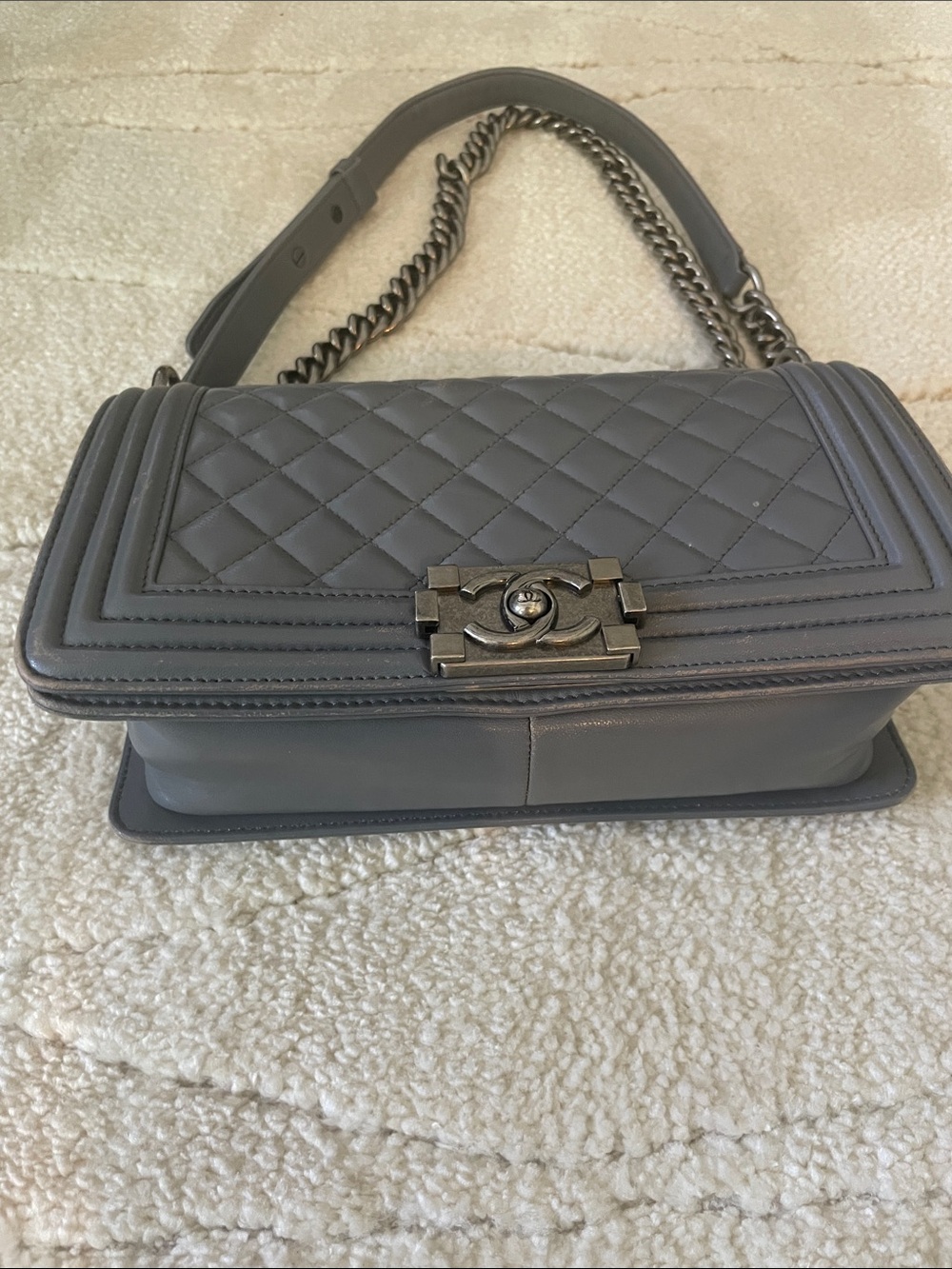 Gray quilted bag distressed crossbody and shoulder silver hardware - Picture 2 of 12